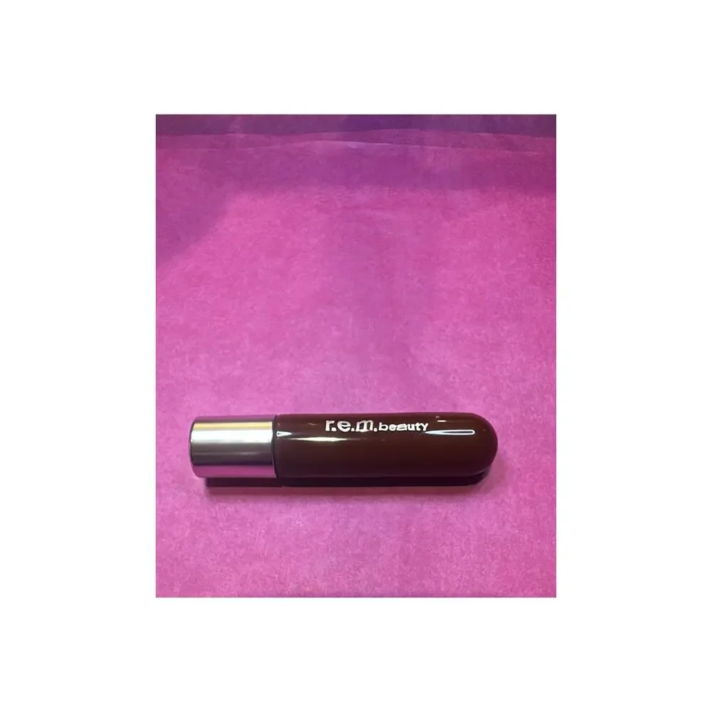 $26 R.E.M. Beauty On Your Collar Plumping LipGloss Roll-Up BNIB NWT